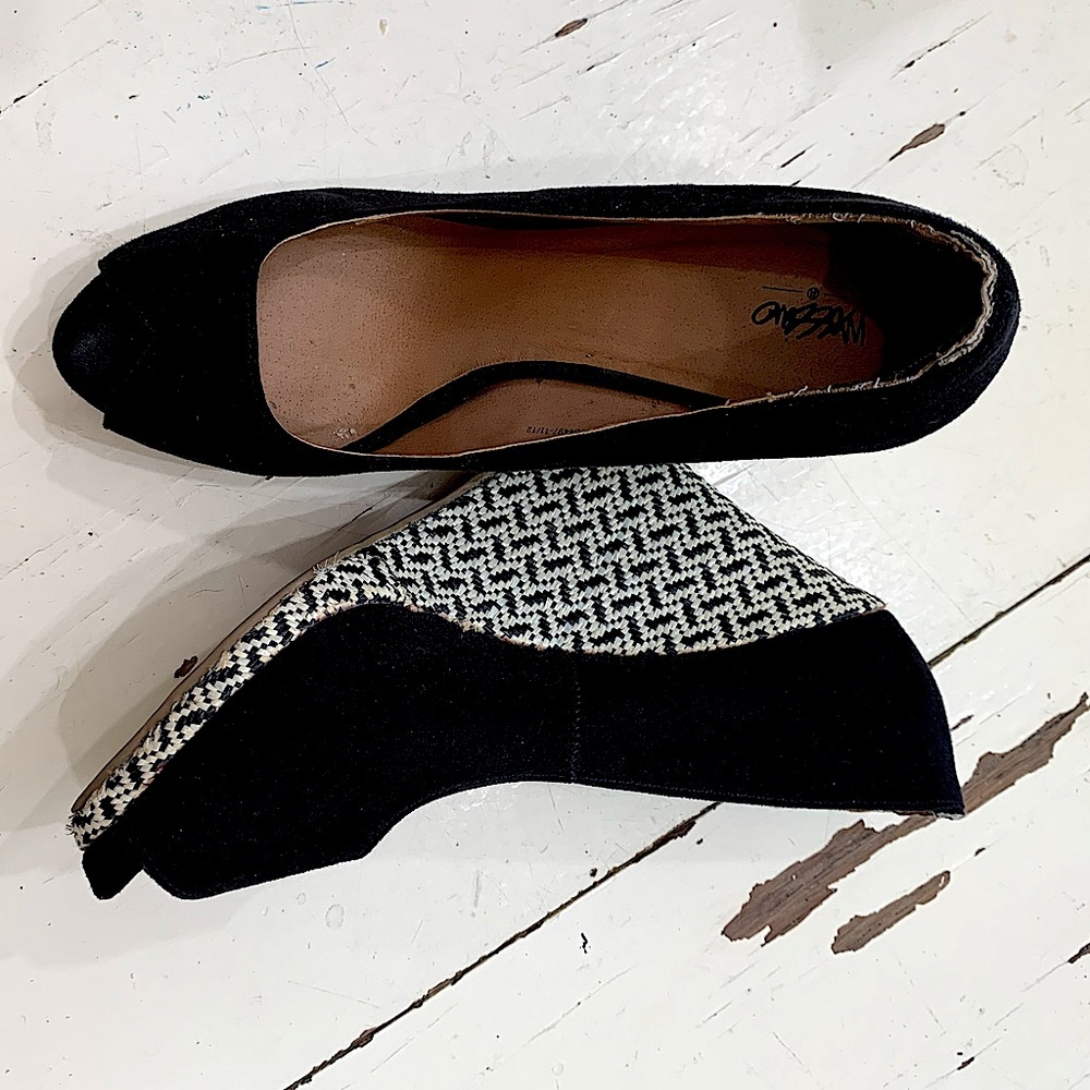 Peep-toe suede like heels with rattan wedge heel detail.